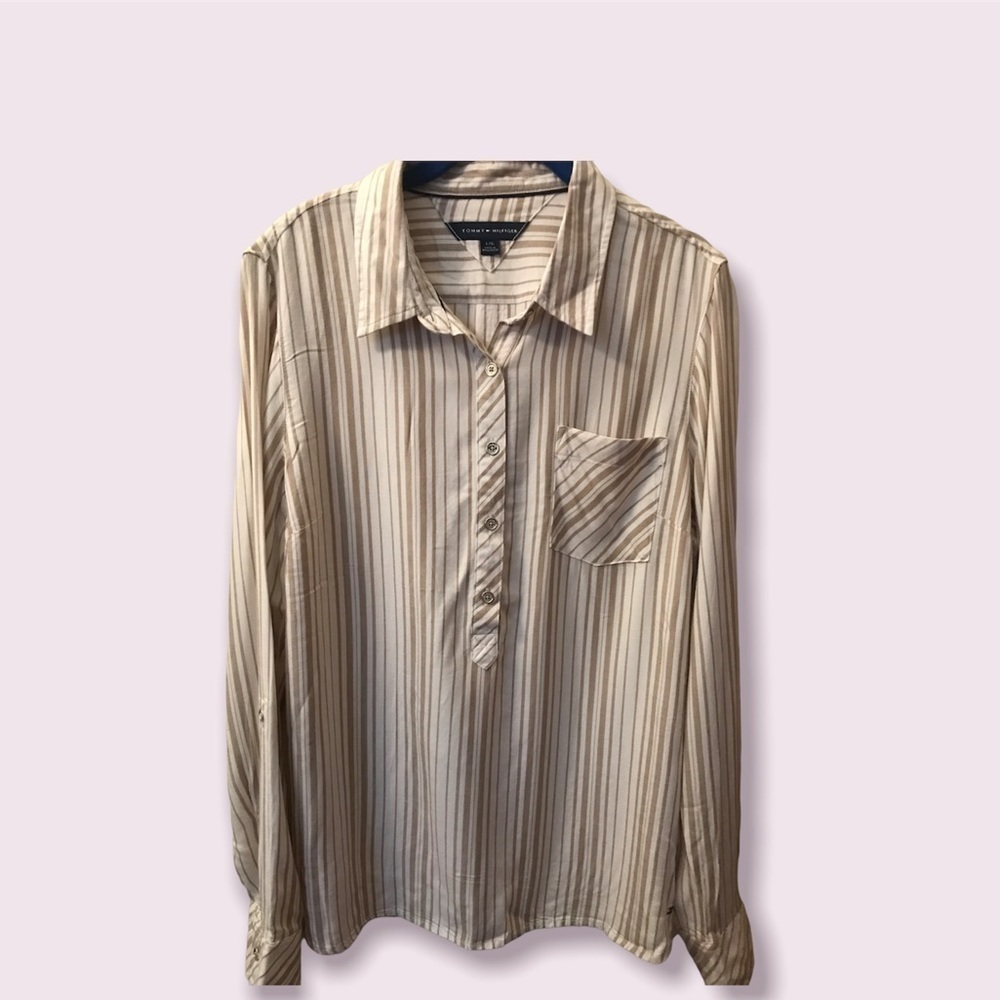TOMMY Hilfiger Women's Long Sleeve Half Zip Roll Tab Popover Shirt. Size large